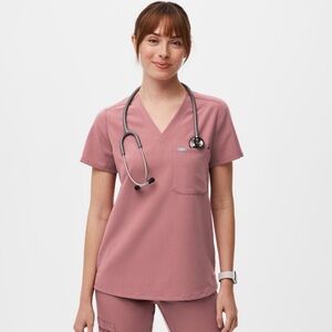 FIGS Casma one pocket scrub top EUC